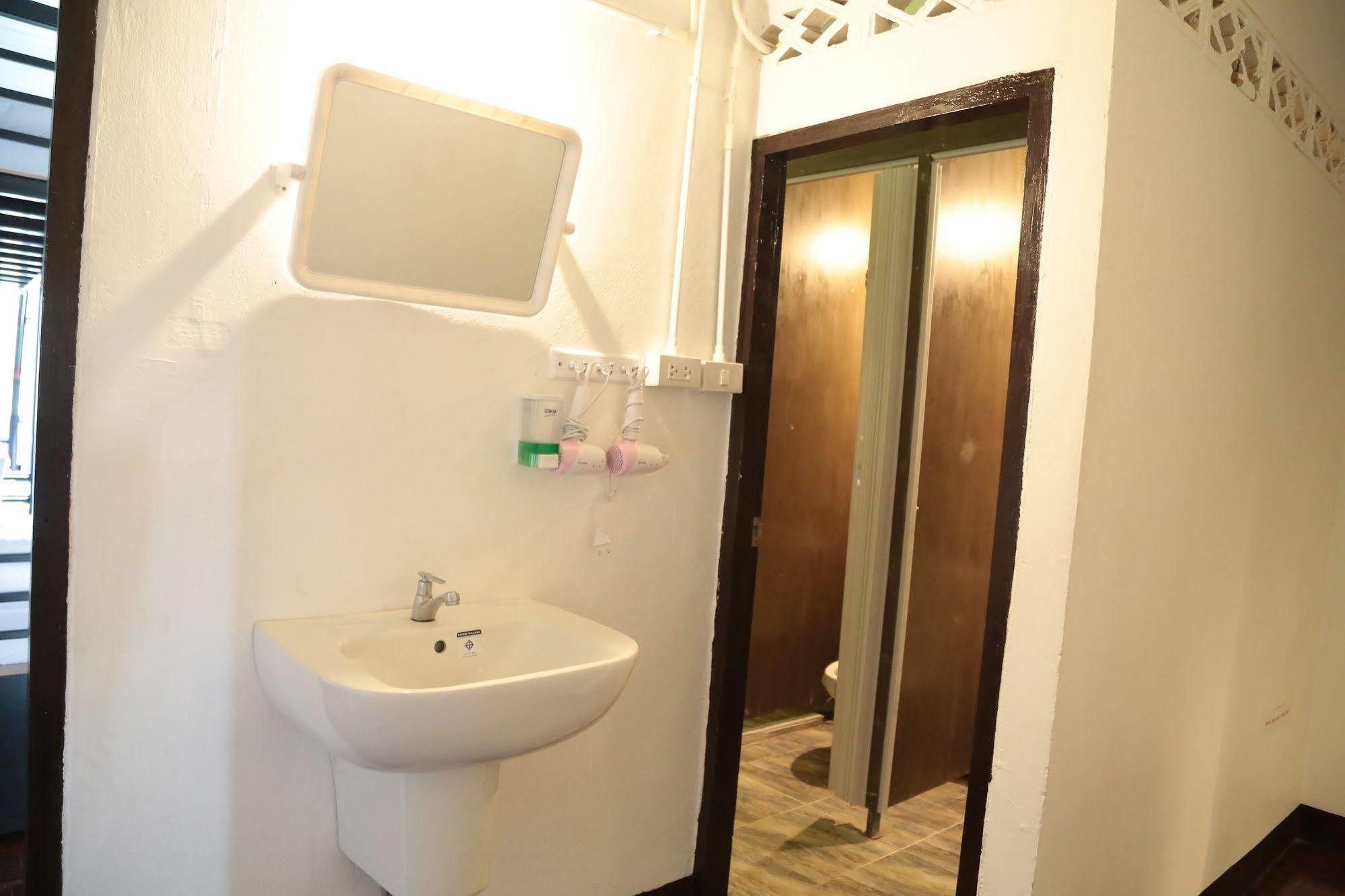 צ'יאנג מאי Cassette Hostel מראה חיצוני תמונה